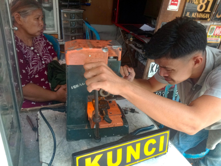 JASA BUAT  KUNCI DUPLIKAT