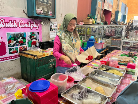 PENJUAL JAJANAN TRADISIONAL