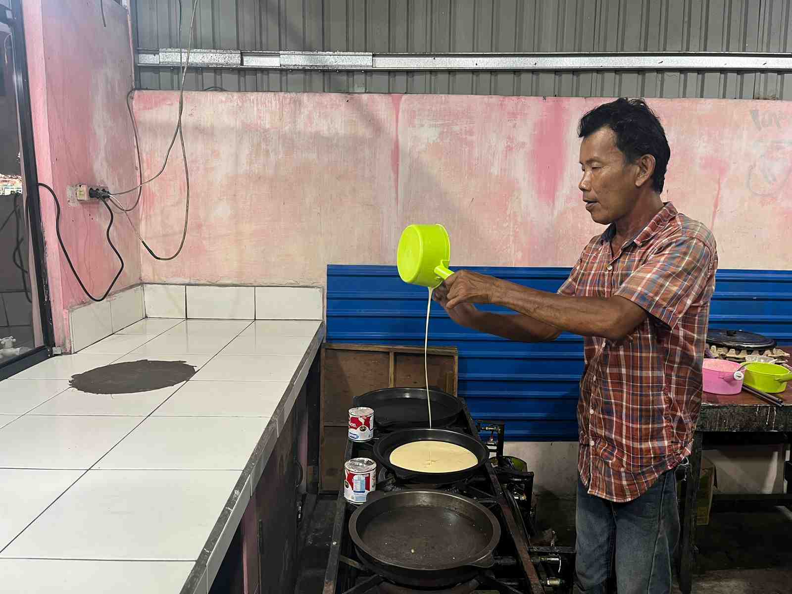 PENJUAL TERANG BULAN