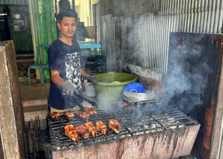 PENJUAL IKAN BAKAR