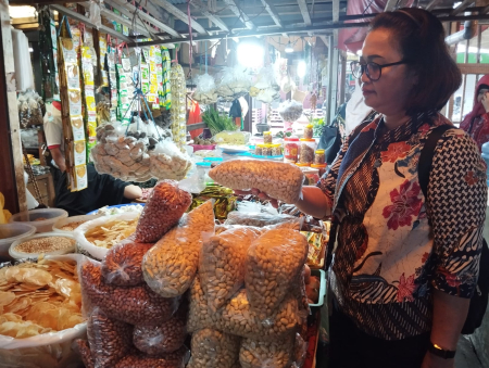 PILIH KACANG TANAH KUPAS