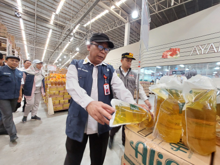 PERIKSA KETERSEDIAAN MINYAK GORENG