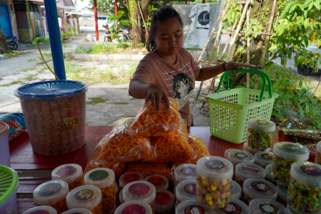 PENJUAL KUE KERING