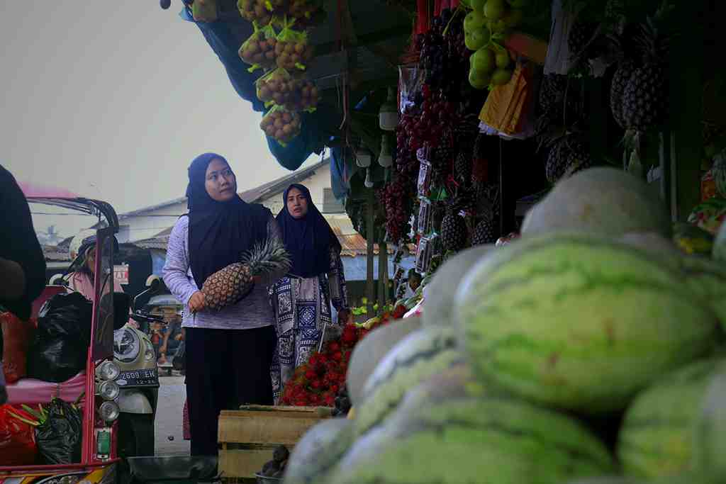 BELANJA BUAH di PASAR SENTRAL PANGKEP 