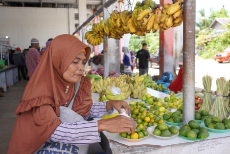 JUAL JERUK di PASAR LANGGUR