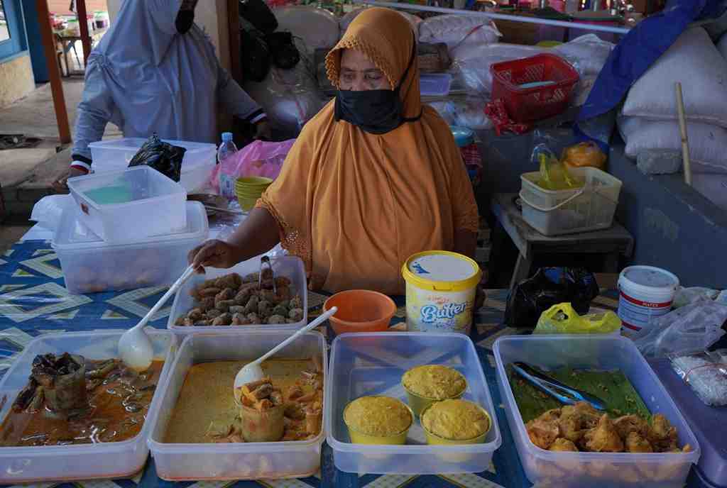 PENJUAL MAKANAN SIAP SAJI