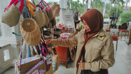 KERAJINAN ANYAMAN