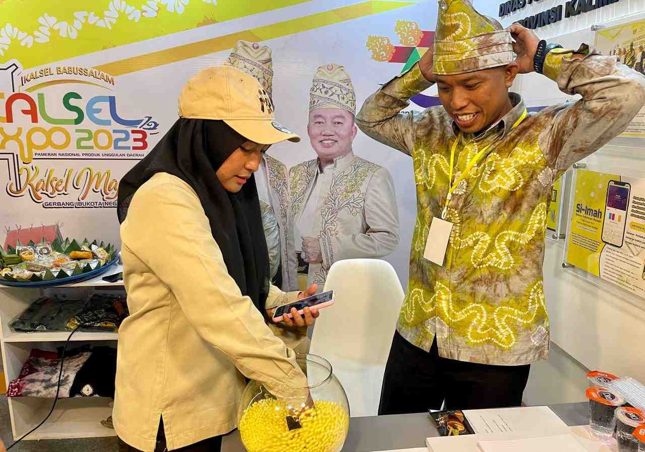 LOMBA MENYANYI
