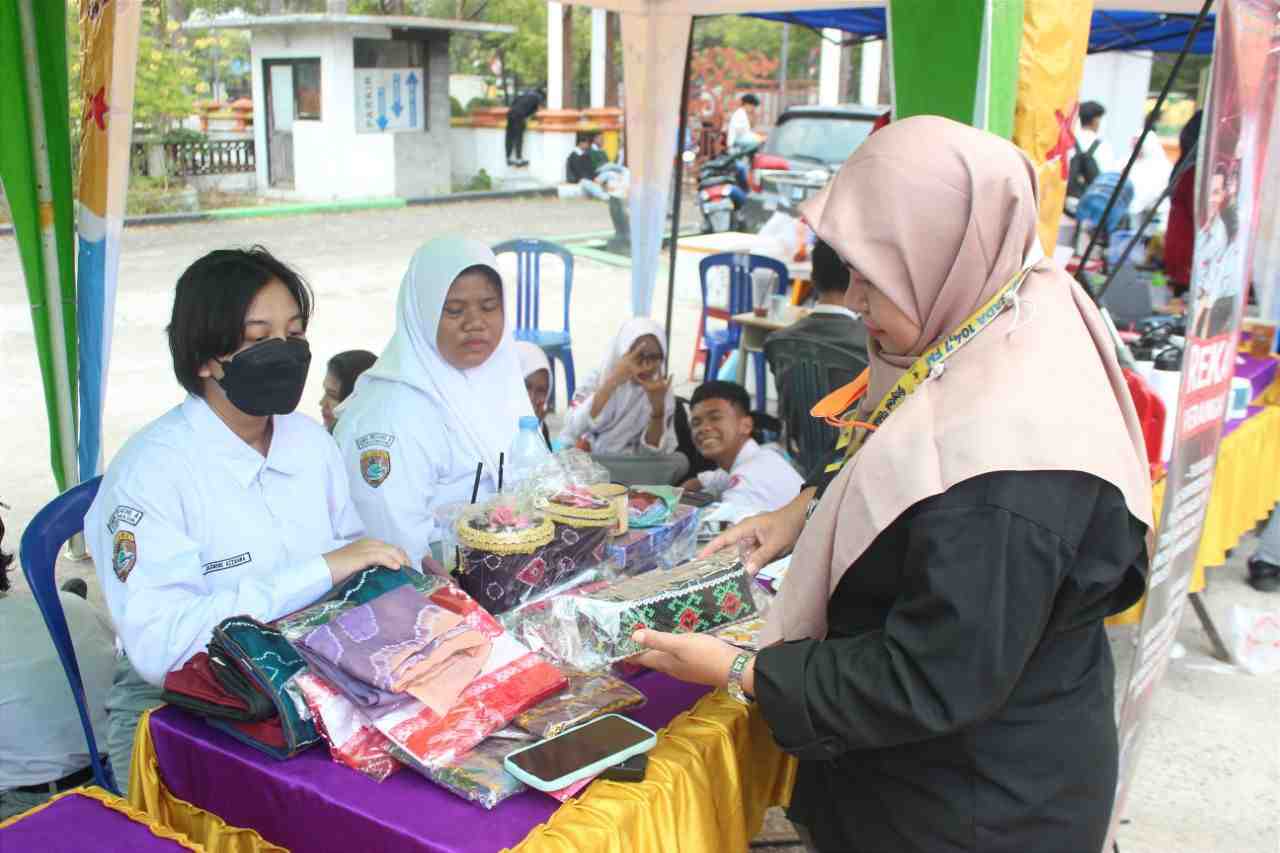 KERAJINAN TANGAN