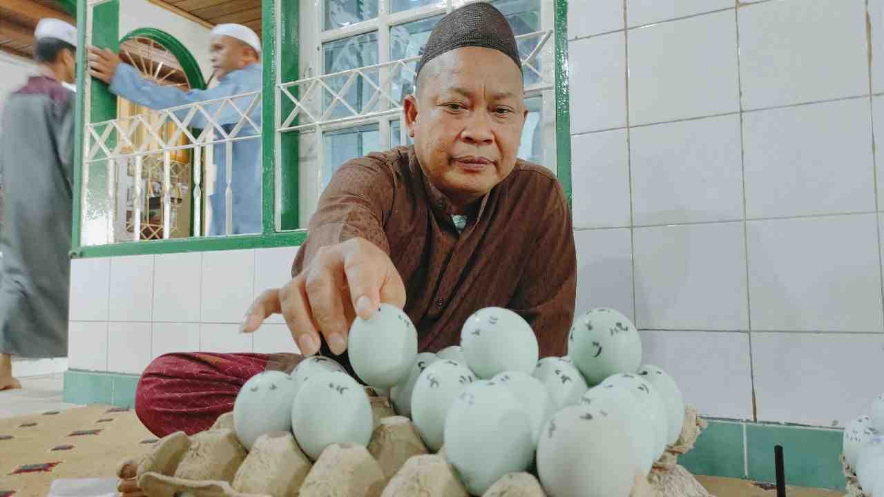 JUAL TELUR REBUS