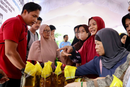 BELI MINYAK GORENG