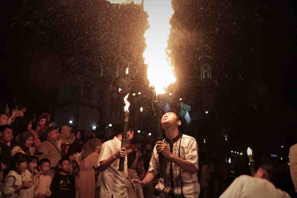 ATRAKSI API OBOR