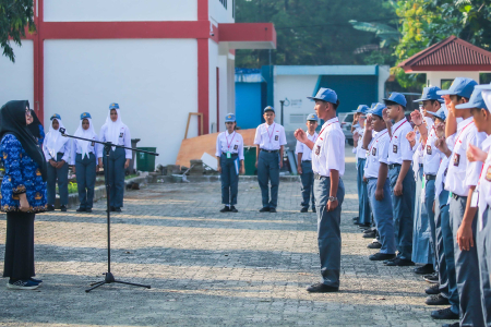UPACARA HUT KE-80 RI DI SEKOLAH RAKYAT