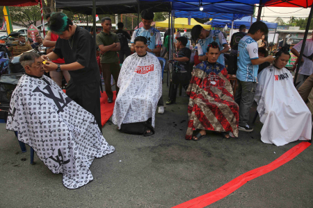 CUKUR RAMBUT GRATIS HUT KE-81 RI