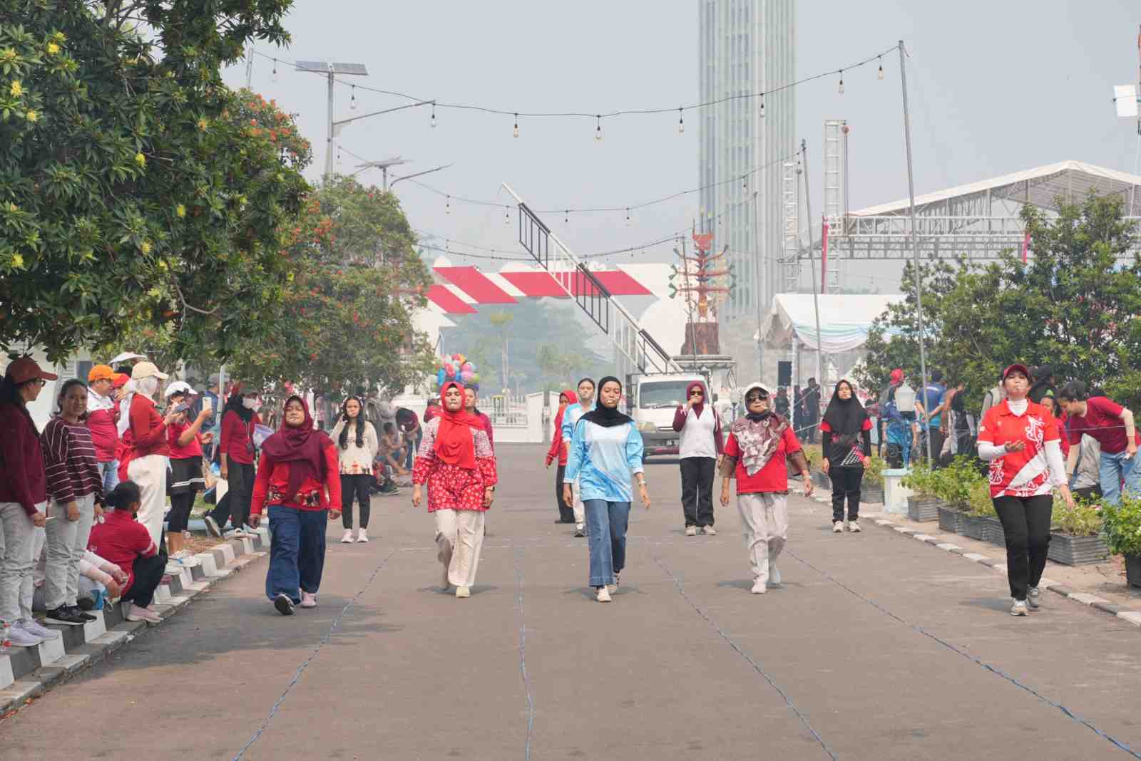 LOMBA BALAP KELERENG KATEGORI PUTRI
