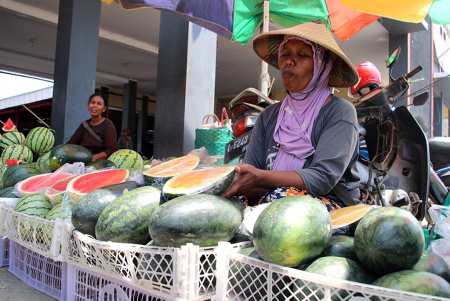 PENJUAL BUAH SEMANGKA di PASAR BLORA