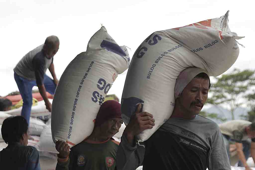 STOK BERAS CUKUP UNTUK MEMENUHI KEBUTUHAN MASYARAKAT DI JABAR
