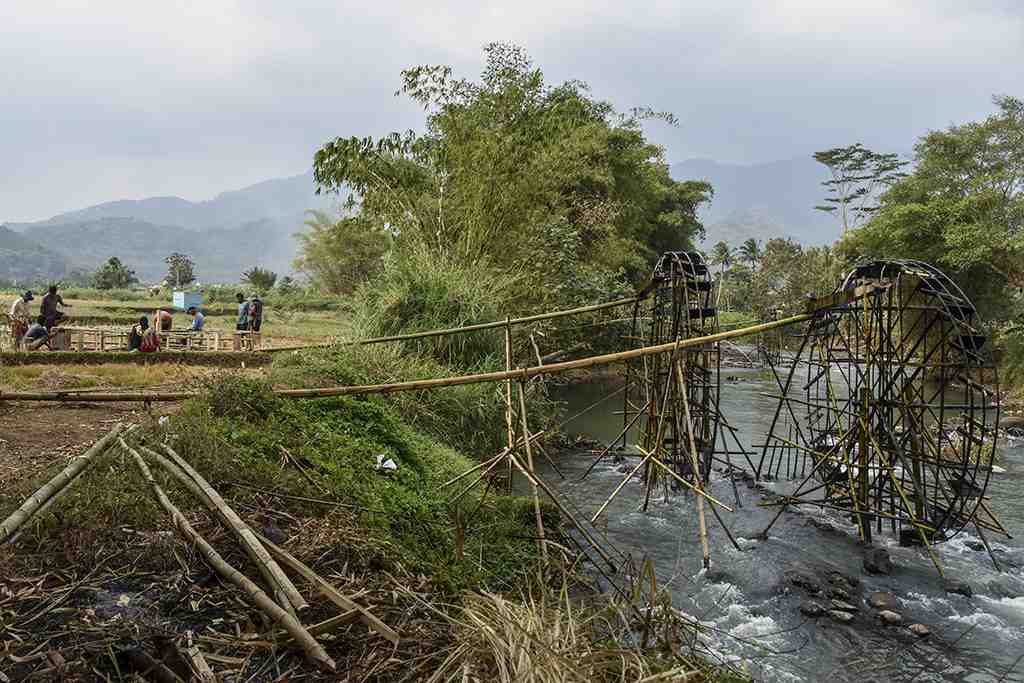 KINCIR AIR ATASI KEKERINGAN DI LAHAN PERTANIAN