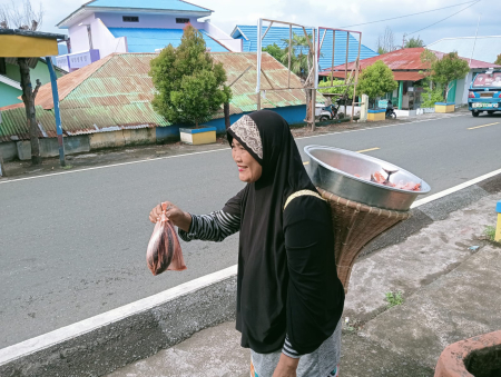 PENJUAL IKAN KELILING