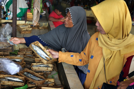 BELI IKAN PINDANG di PASAR BLORA