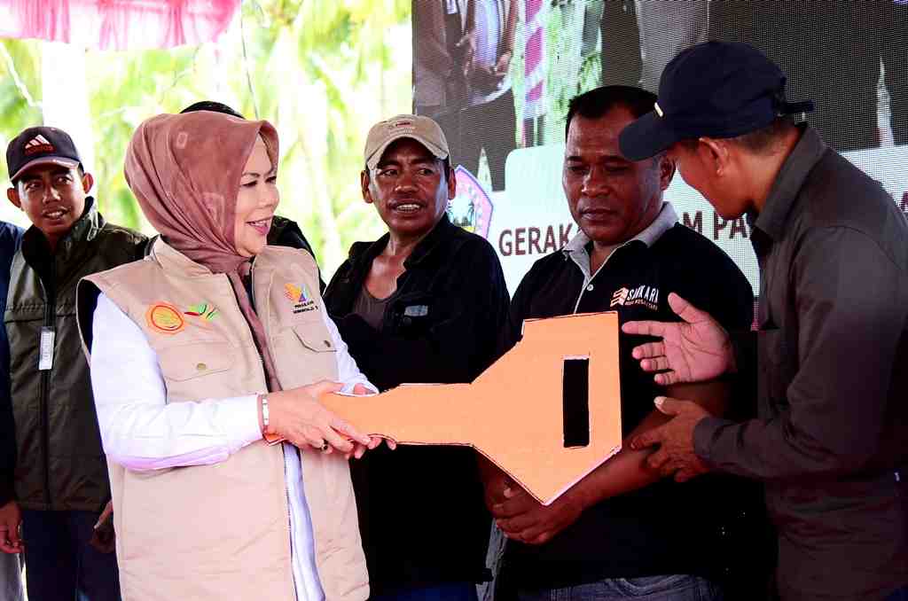 BANTUAN ALSINTAN DI POHUWATO
