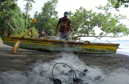 SIAPKAN JARING IKAN