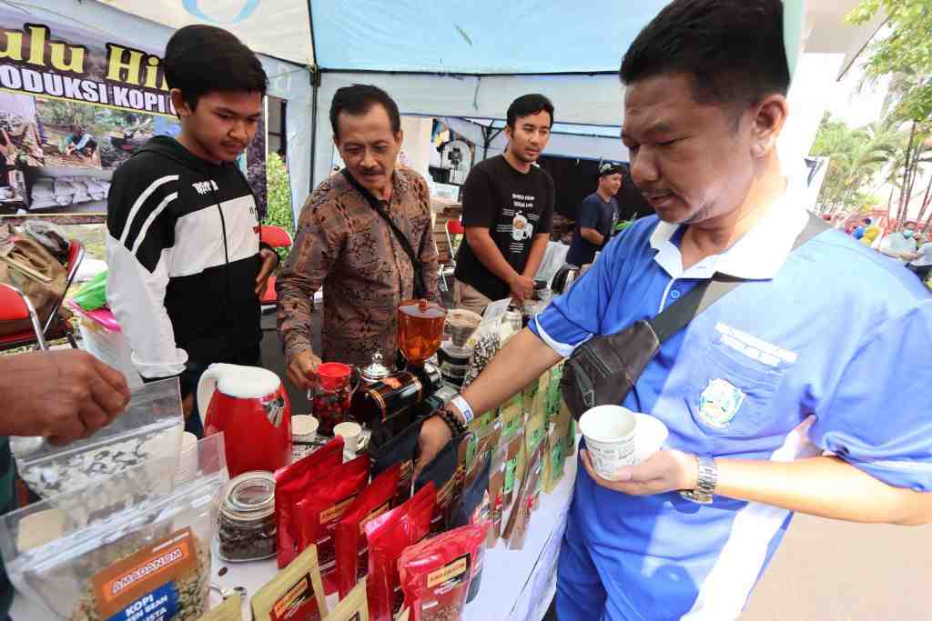 STAND PAMERAN KOPI DAMPIT