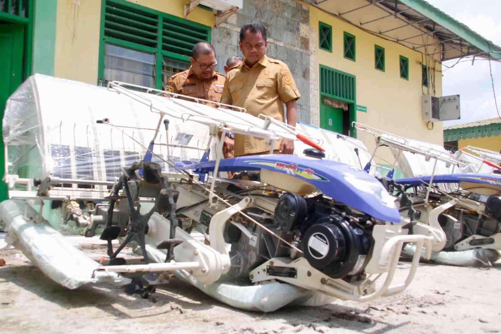 BANTUAN ALSINTAN UNTUK PETANI SERGAI
