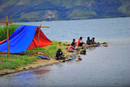 MEMANCING DI DANAU GAYO