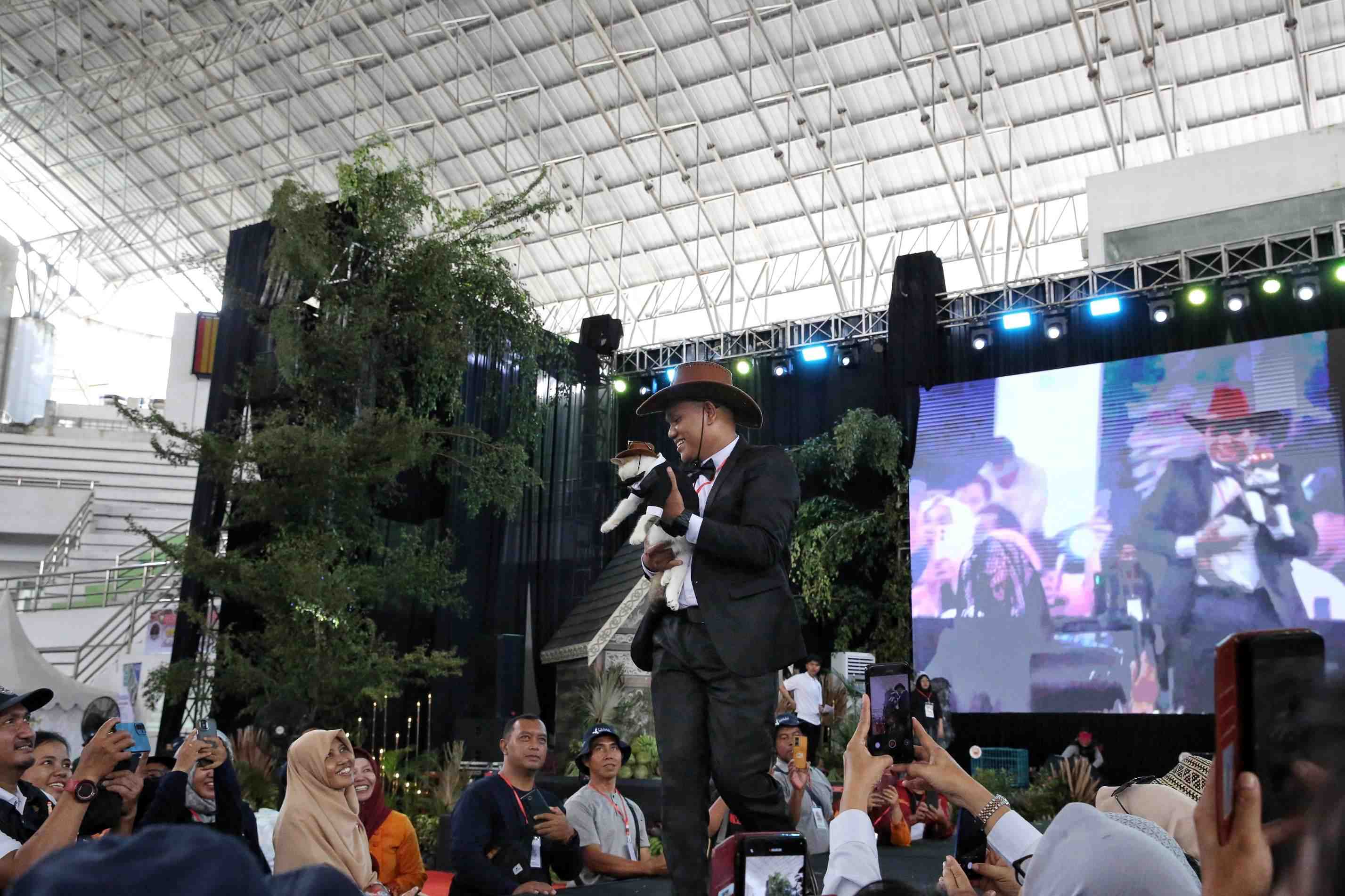 FASHION SHOW CAT DI PALANGKA RAYA