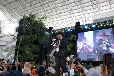 FASHION SHOW CAT DI PALANGKA RAYA
