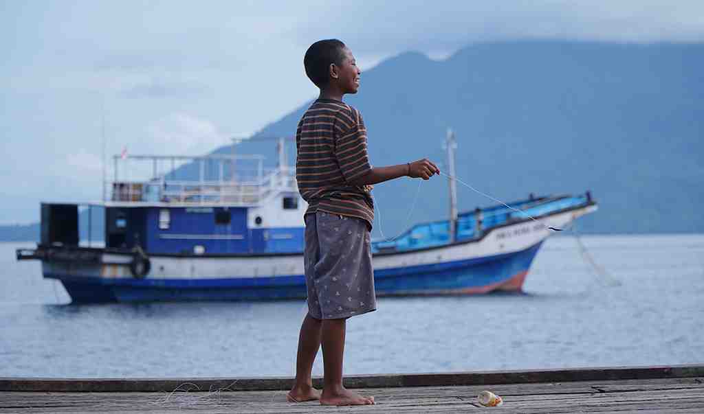 BERSIAP MEMANCING IKAN