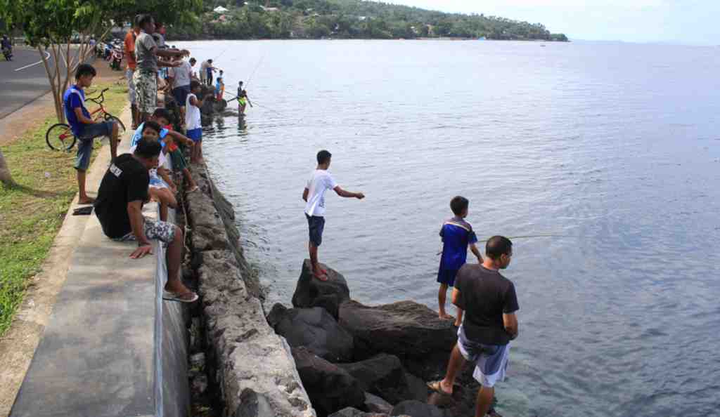 MANCING IKAN TUNGGU WAKTU BERBUKA