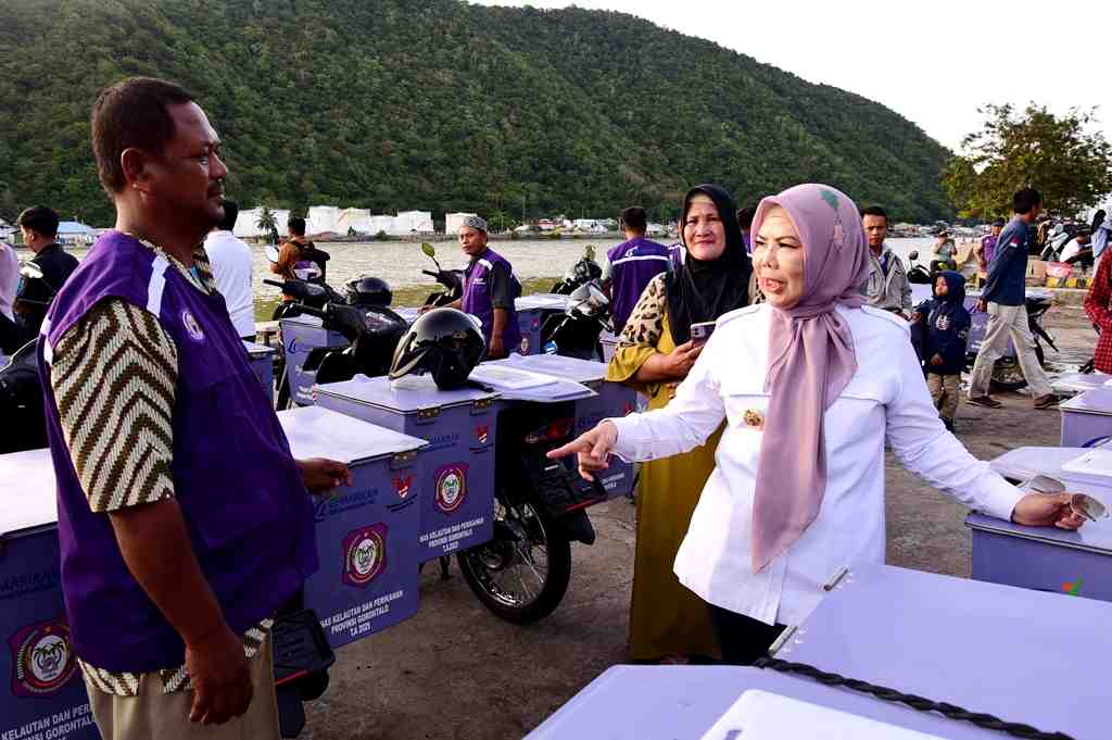 TINGKATKAN KESEJAHTERAAN MASYARAKAT