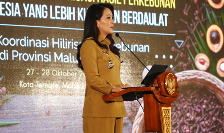 MENINGKATKAN KESEJAHTERAAN PETANI