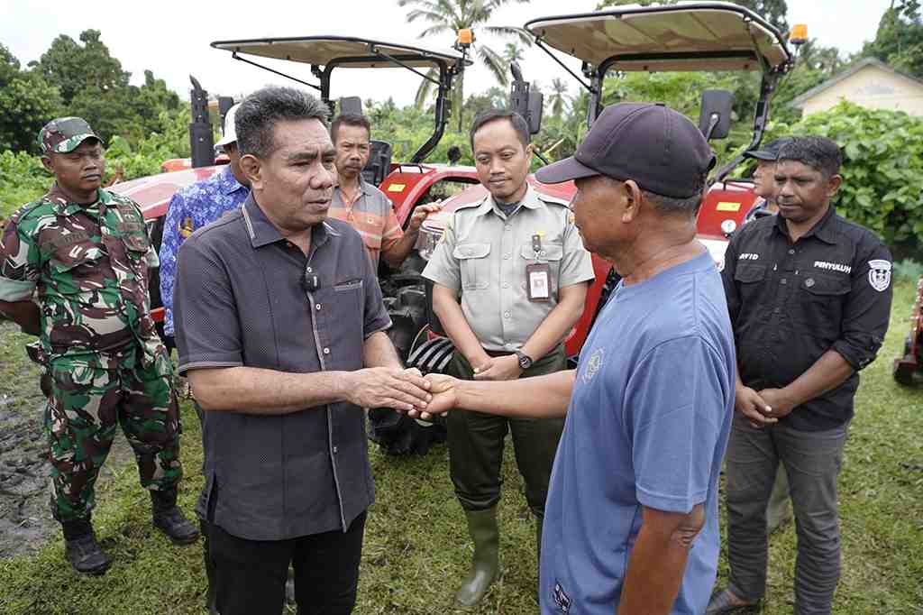 TINGKATKAN KESEJAHTERAAN PETANI