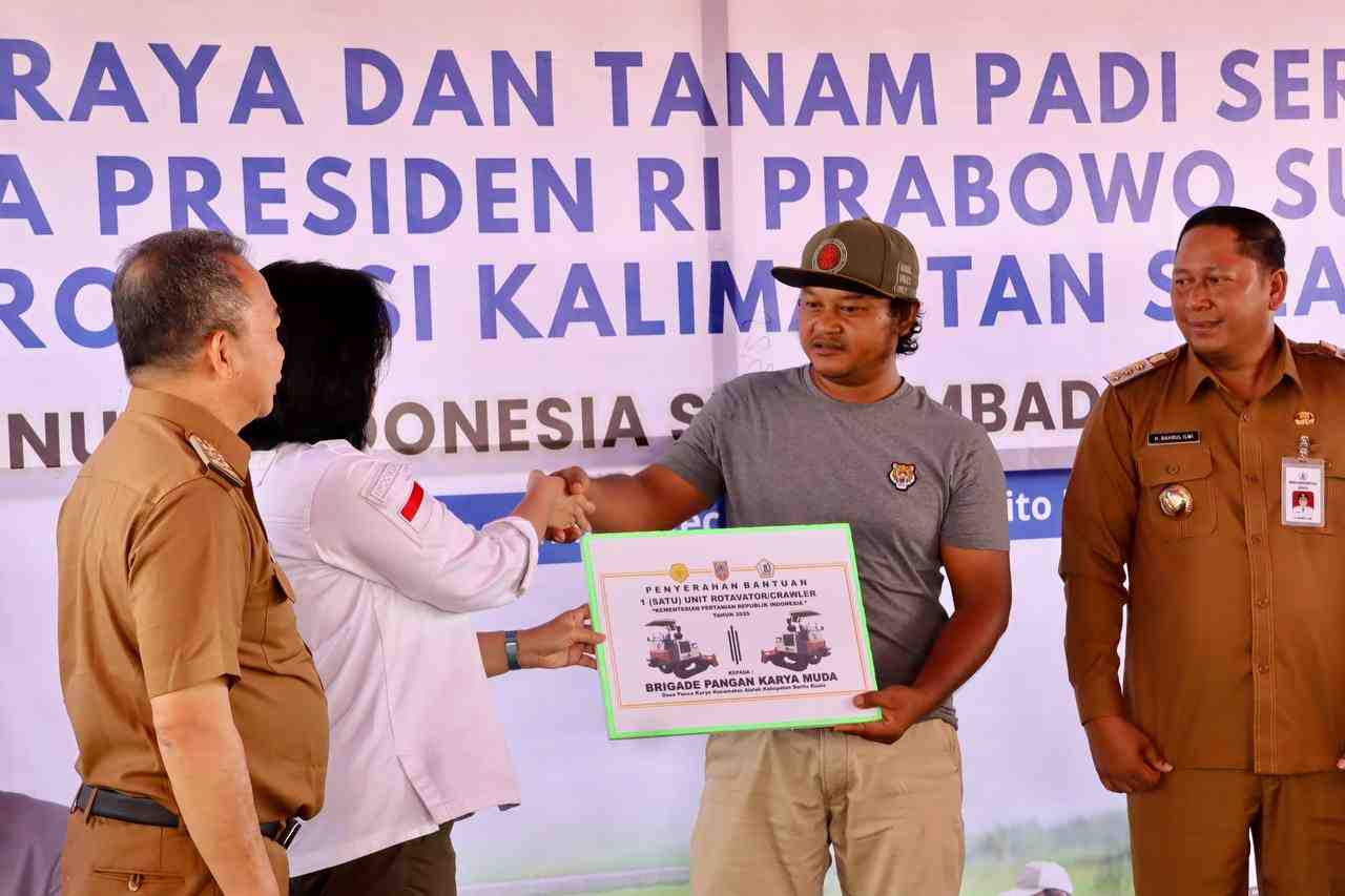 BANTUAN ALAT ROTAVATOR