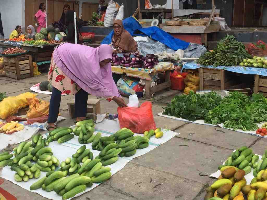 PENJUAL TIMUN di PASAR LANGGUR