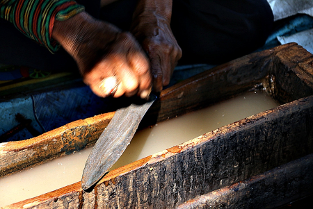 BERSIHKAN MATA TOMBAK