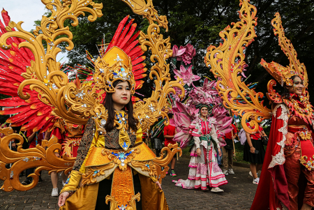 PARADE PERAYAAN CAP GO MEH DI SEMARANG