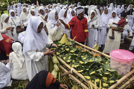 TRADISI NYEPUH JELANG RAMADAN DI CIAMIS