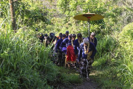 UPACARA LABUHAN DI GUNUNG MERAPI