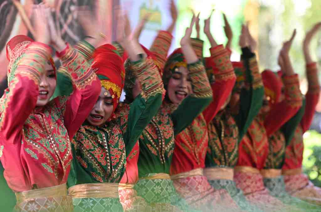 TARI SAMAN INONG