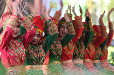 TARI SAMAN INONG