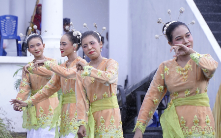 TARI DANA-DANA