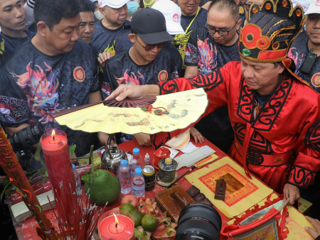 RITUAL BUKA MATA NAGA 