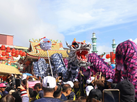 ATRAKSI SEMBILAN REPLIKA NAGA