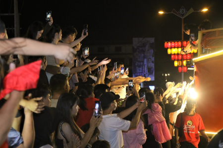 PAWAI LAMPION DI SINGKAWANG