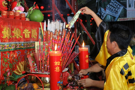 RITUAL KET SAM THOI DI SINGKAWANG