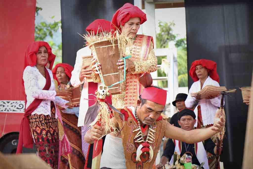 TRADISI NGABAYOTN KOTA SINGKAWANG